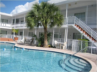 Collins Hotel Mia.jpg